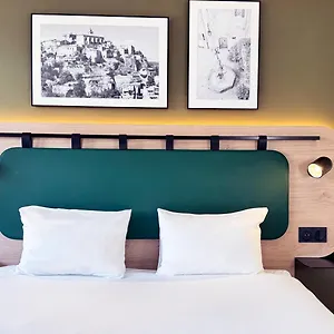 campanile-bollene.fr-provencehotel.com/